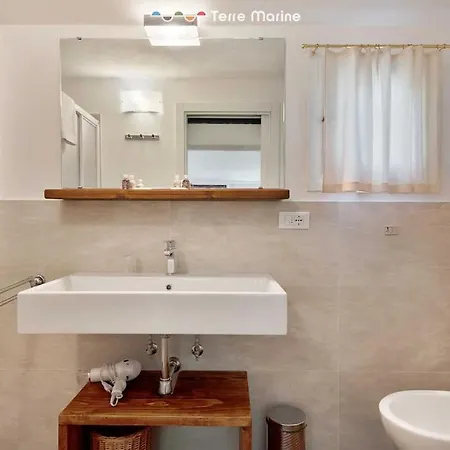Villa Mesco 360, Terre Marine