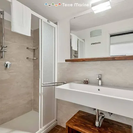 Villa Infinito, Terre Marine *
